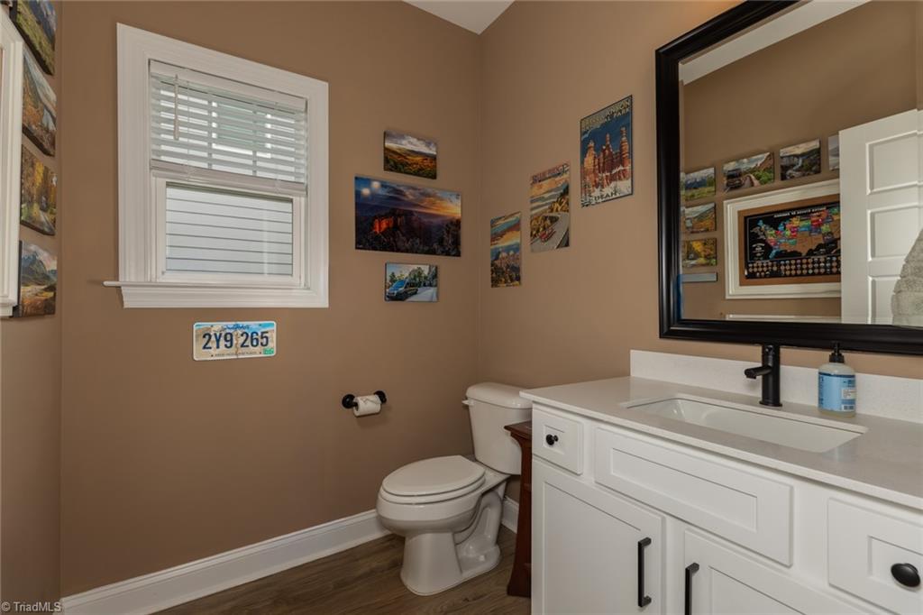 1728 Eastover Drive Property Photo 27