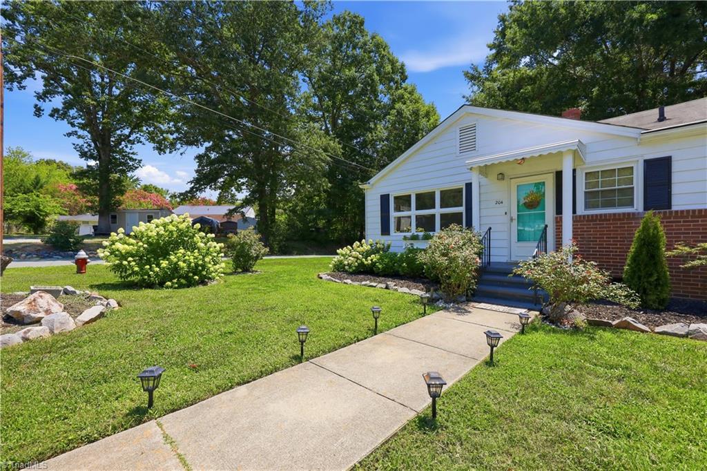 204 Springwood Drive Property Photo 3