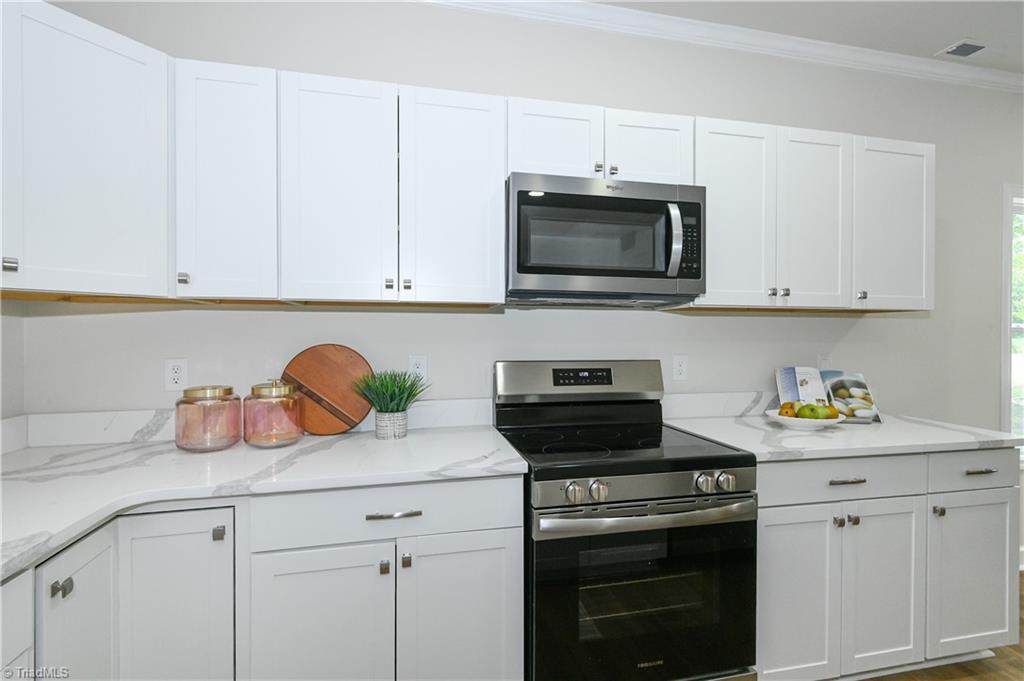 927 Pearson Street Property Photo 8