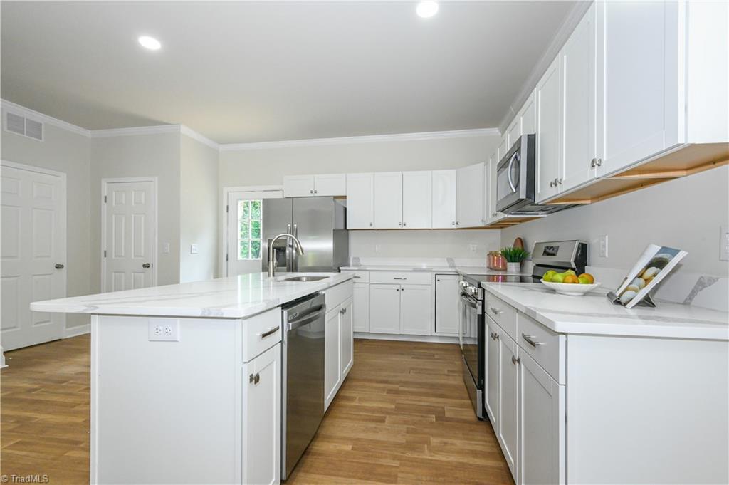 927 Pearson Street Property Photo 10