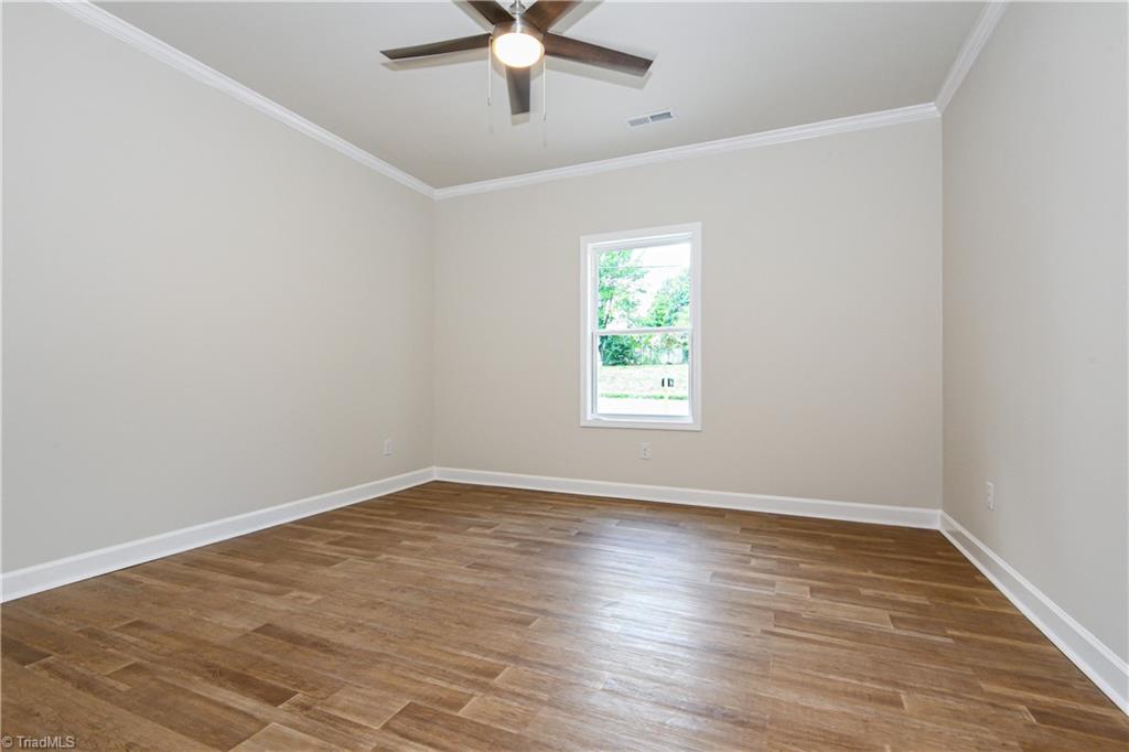 927 Pearson Street Property Photo 11