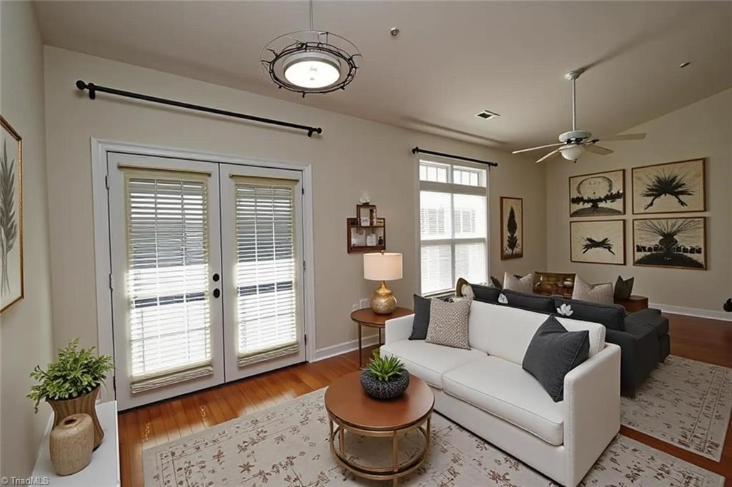 100 Sunset Circle Property Photo 3