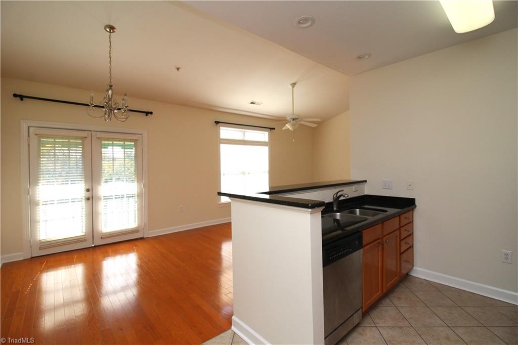 100 Sunset Circle Property Photo 9