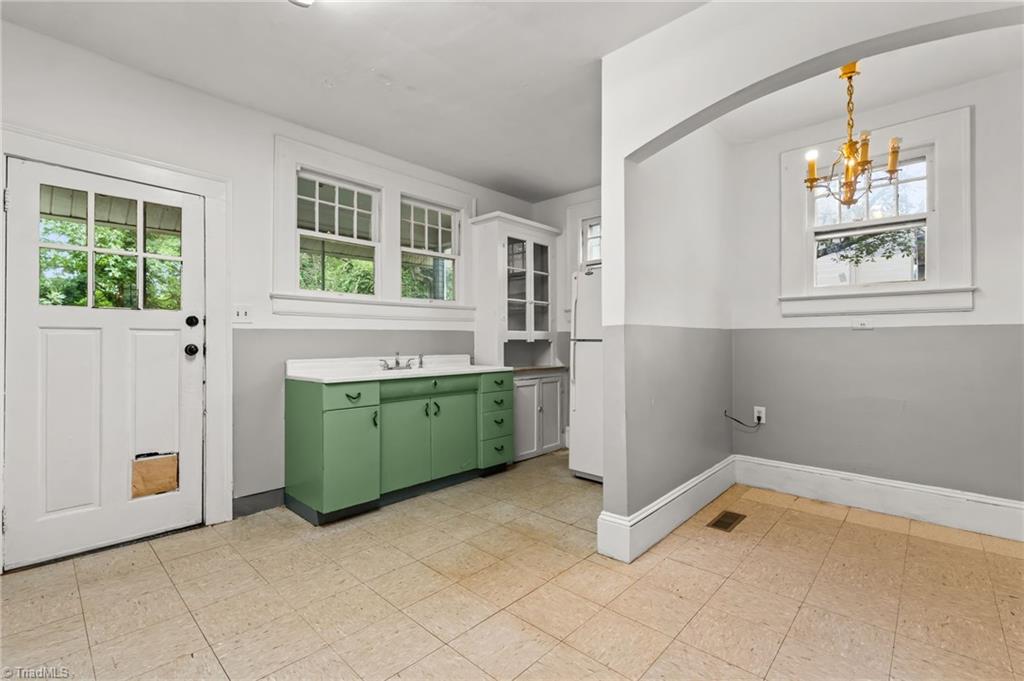 702 Granville Drive Sw Property Photo 11