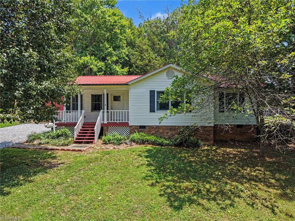 4096 Hoover Hill Road Property Photo 2