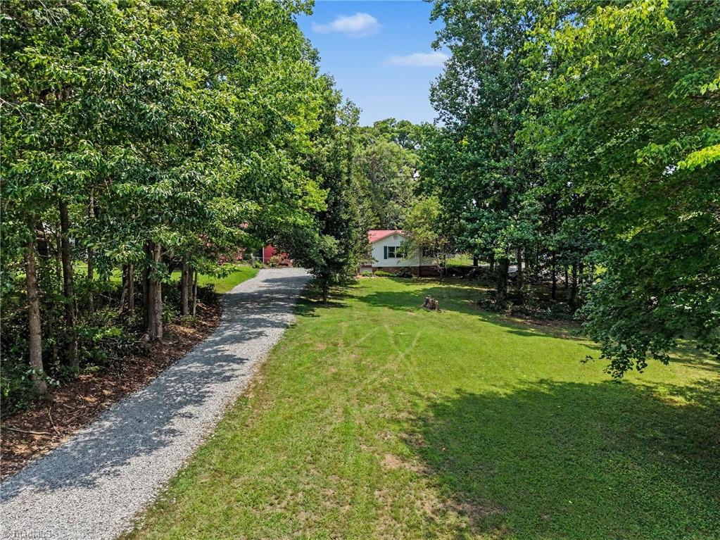 4096 Hoover Hill Road Property Photo 3