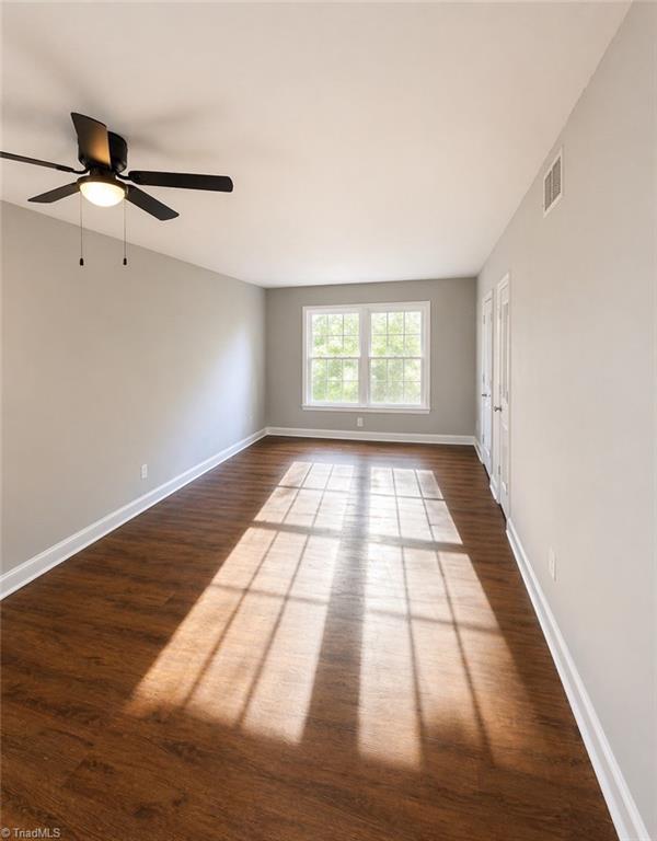 2890 Carriage Drive # B Property Photo 8