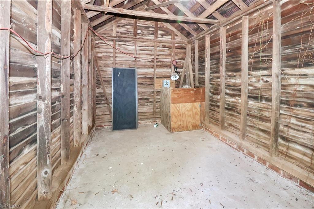 331 Beaver Farm Road Property Photo 34