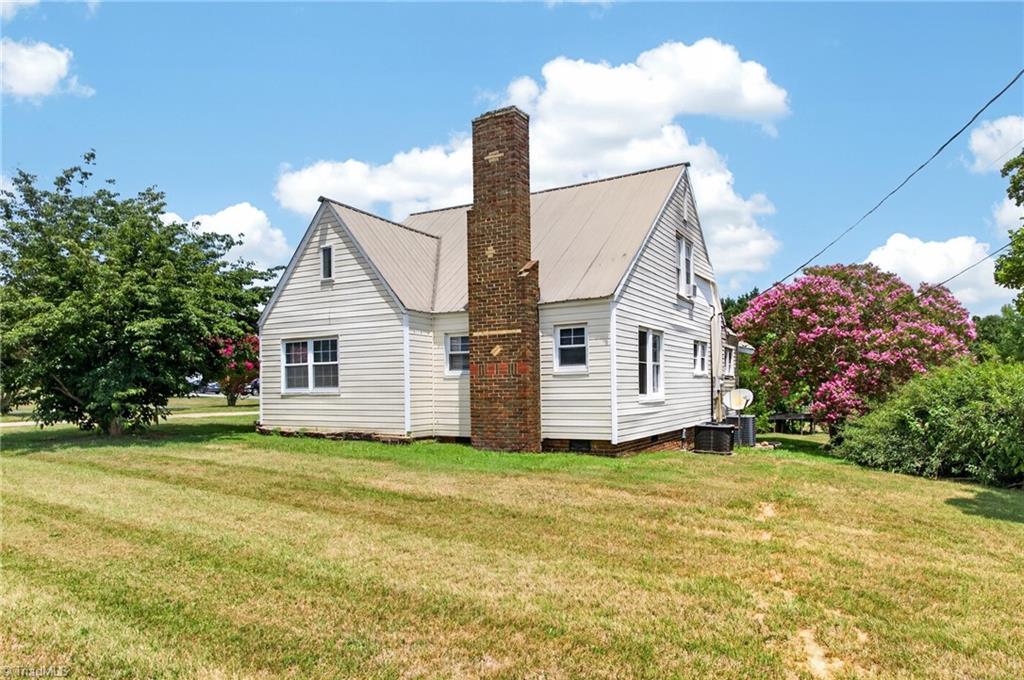 2441 Cunningham Road Property Photo 3