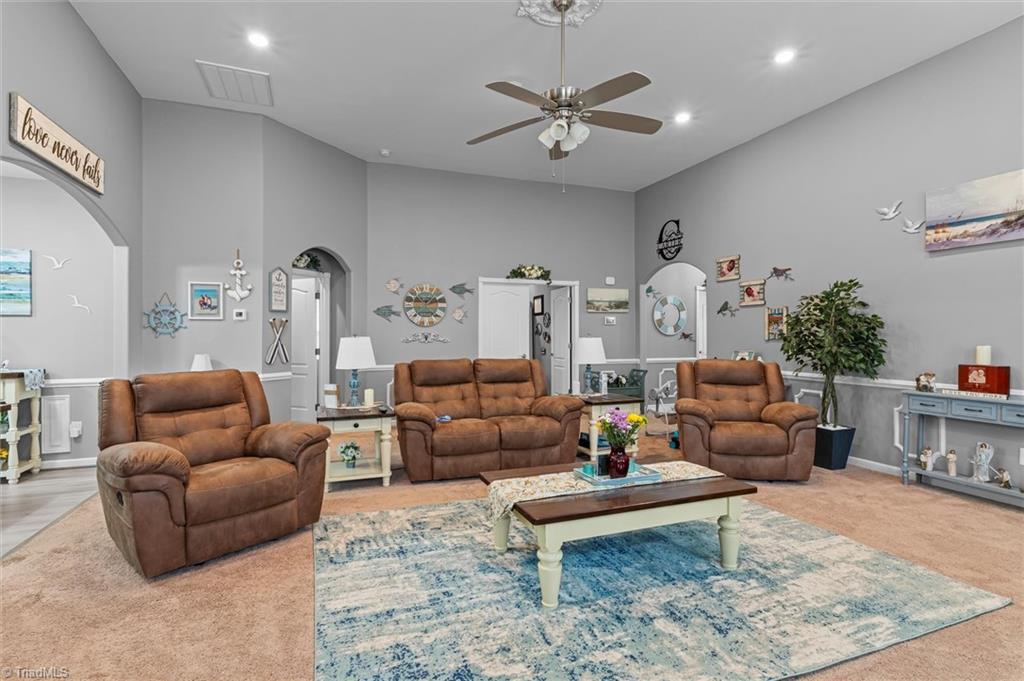 3940 Muddy Creek Drive Property Photo 6