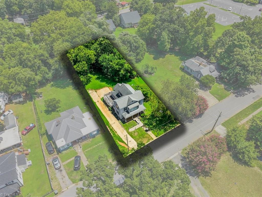 506 Moir Street Property Photo 4