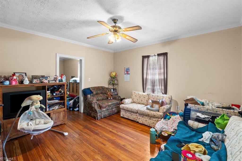 506 Moir Street Property Photo 5