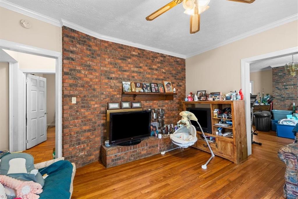 506 Moir Street Property Photo 7