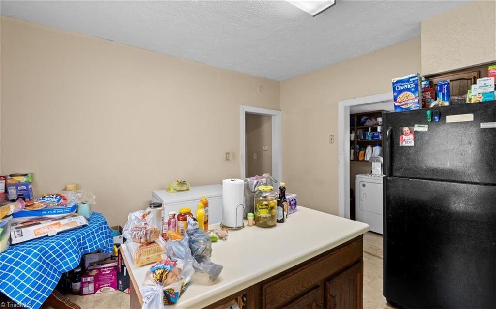 506 Moir Street Property Photo 9
