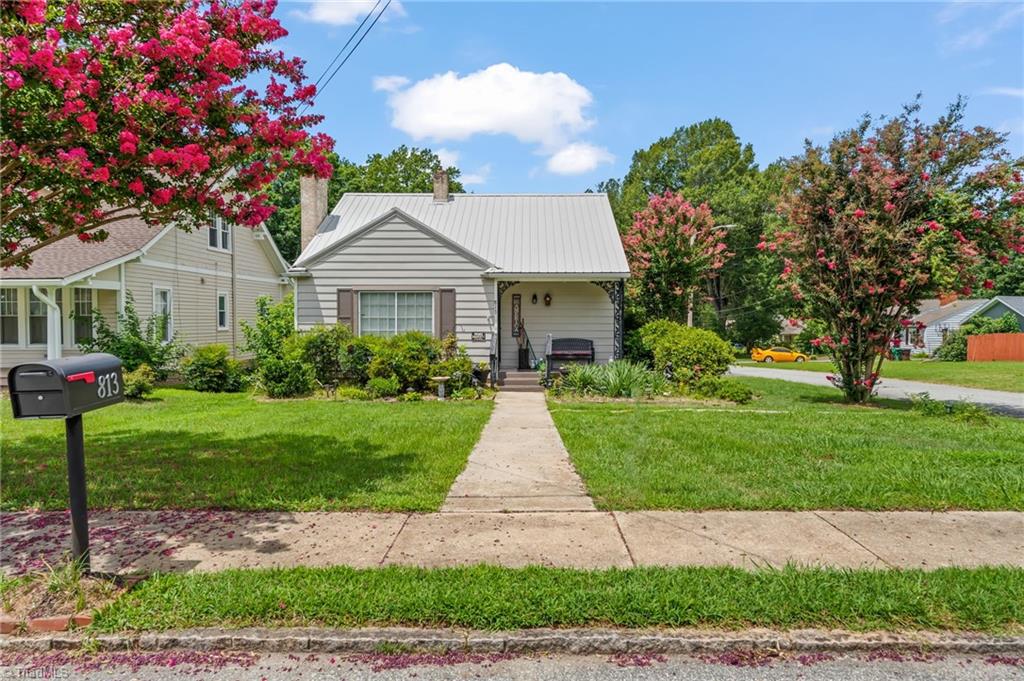 813 Carrick Street Property Photo 4