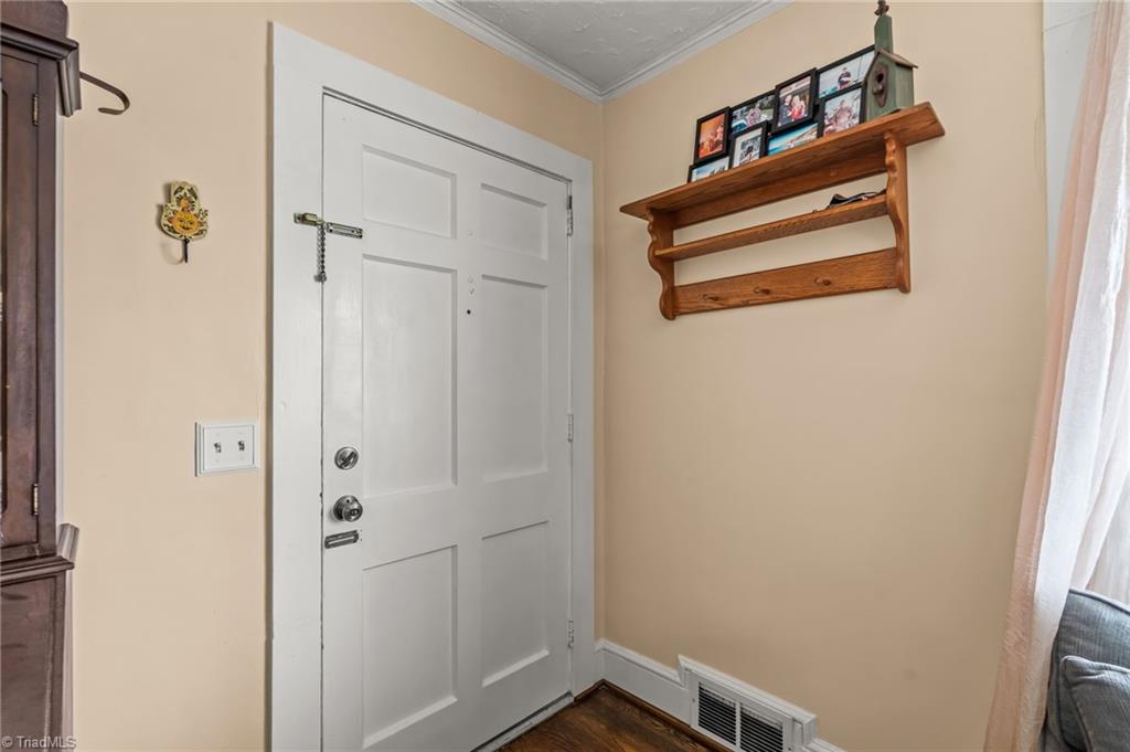 813 Carrick Street Property Photo 7