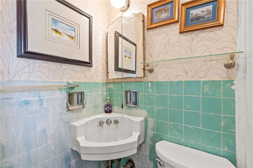813 Carrick Street Property Photo 24
