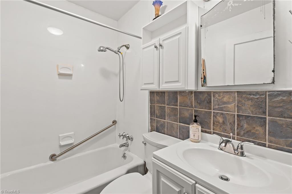 813 Carrick Street Property Photo 30