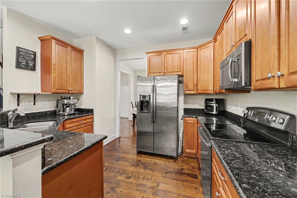 240 Water Mill Road Property Photo 10