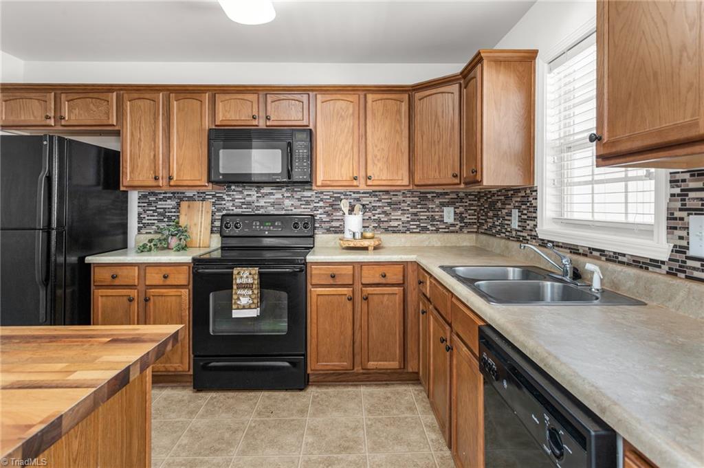 3869 Hickswood Creek Drive Property Photo 12