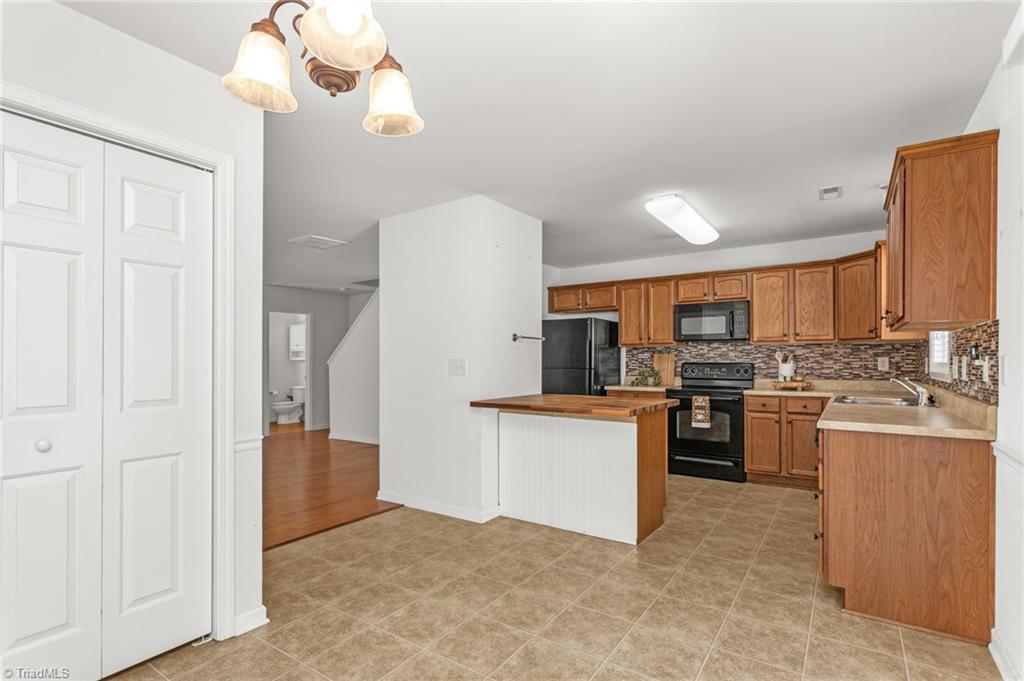 3869 Hickswood Creek Drive Property Photo 14