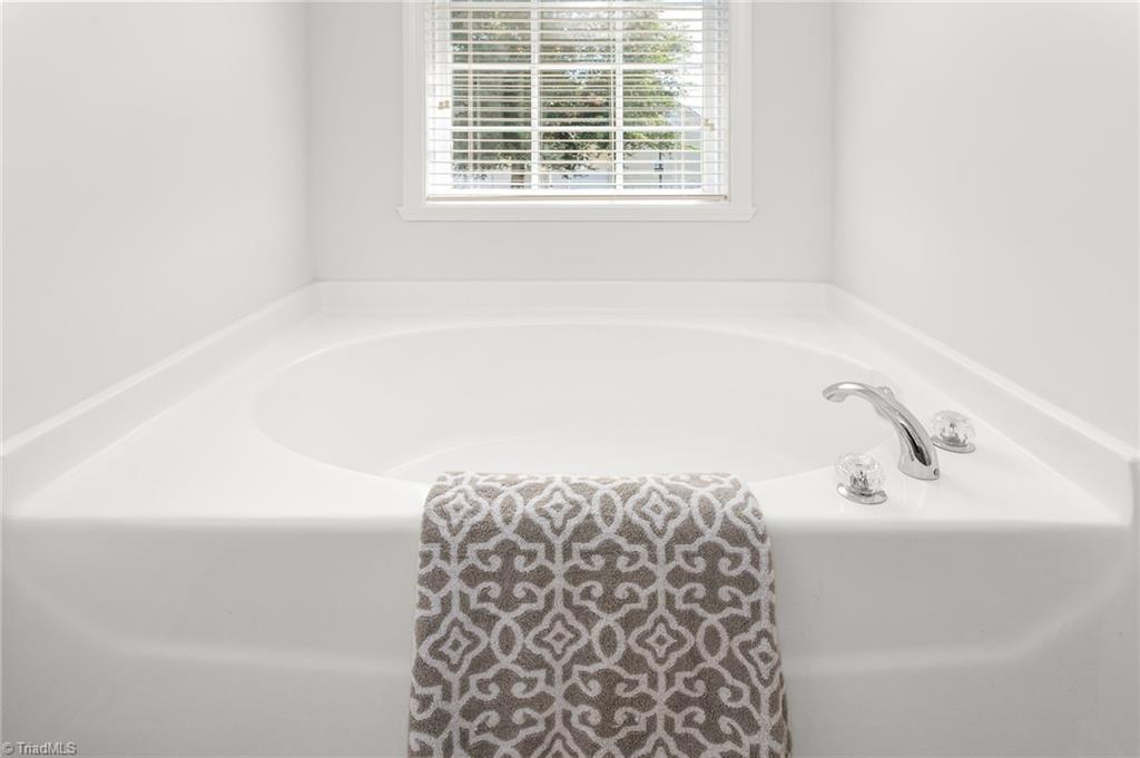3869 Hickswood Creek Drive Property Photo 22
