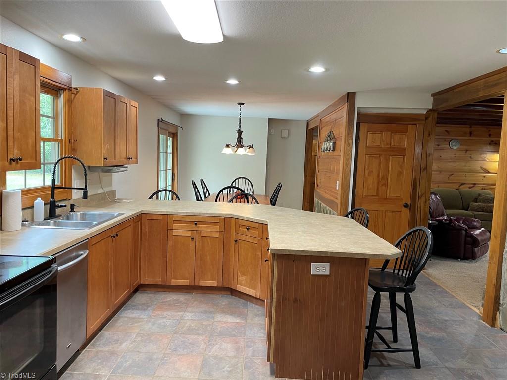 2180 Davis Road Property Photo 4
