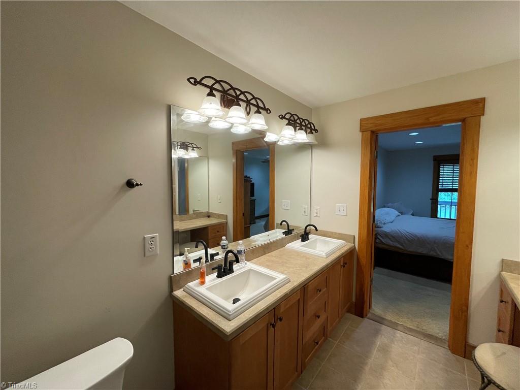 2180 Davis Road Property Photo 16