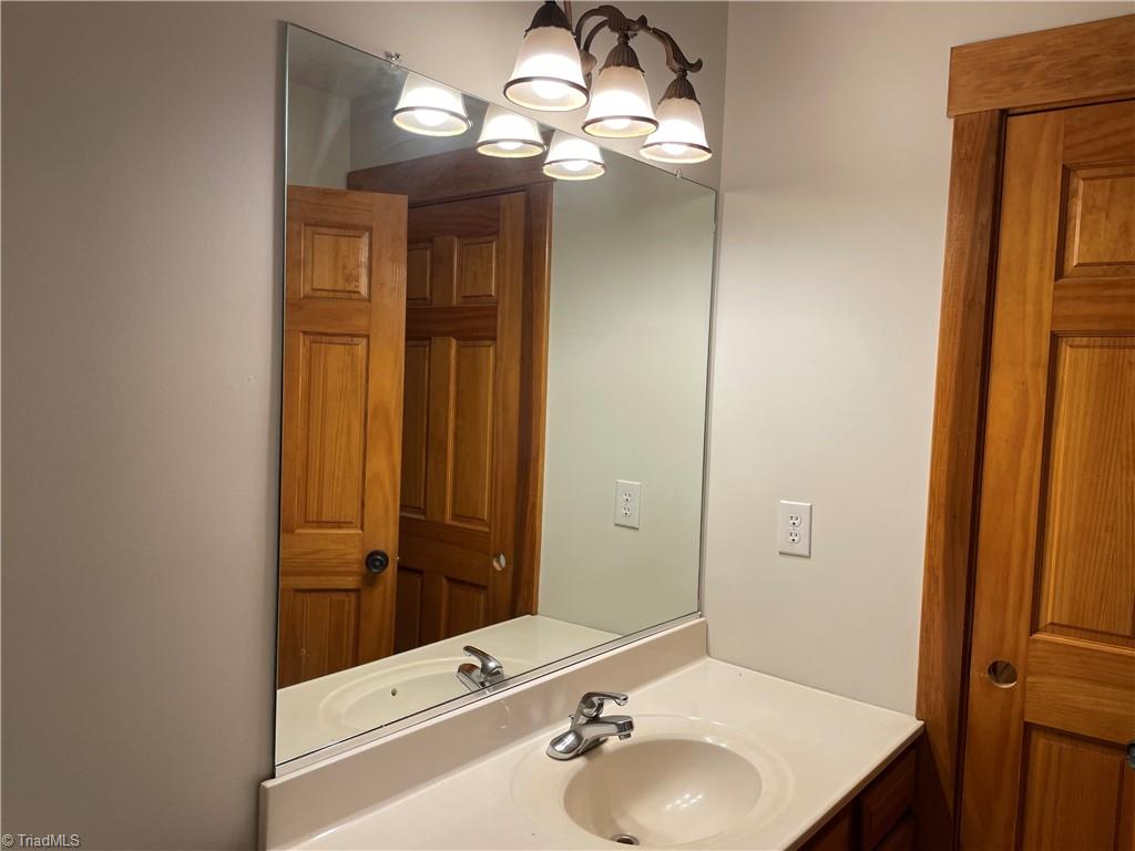 2180 Davis Road Property Photo 20