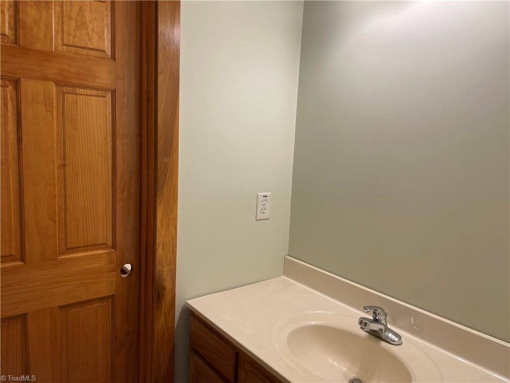 2180 Davis Road Property Photo 21