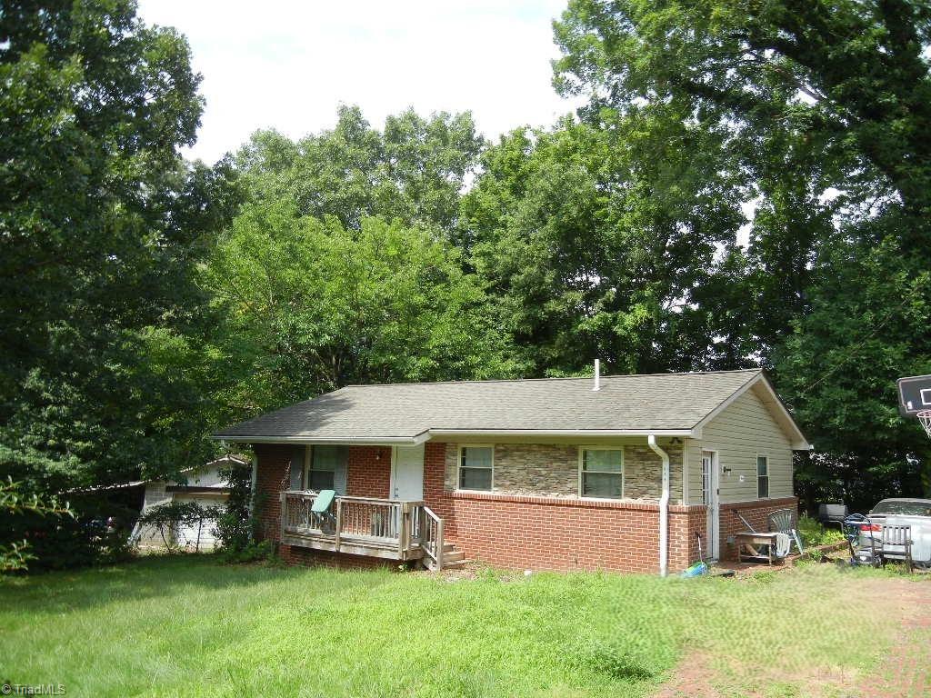 609 Robindell Court Property Photo 1