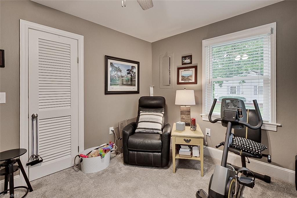 592 Morton Avenue Property Photo 27