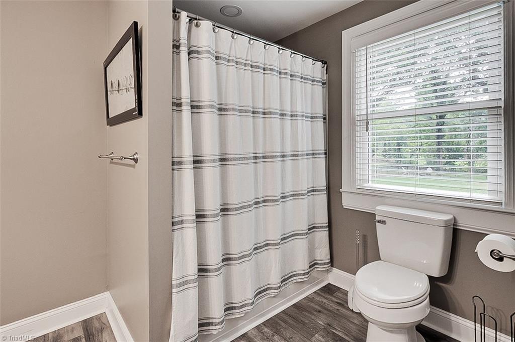 592 Morton Avenue Property Photo 31