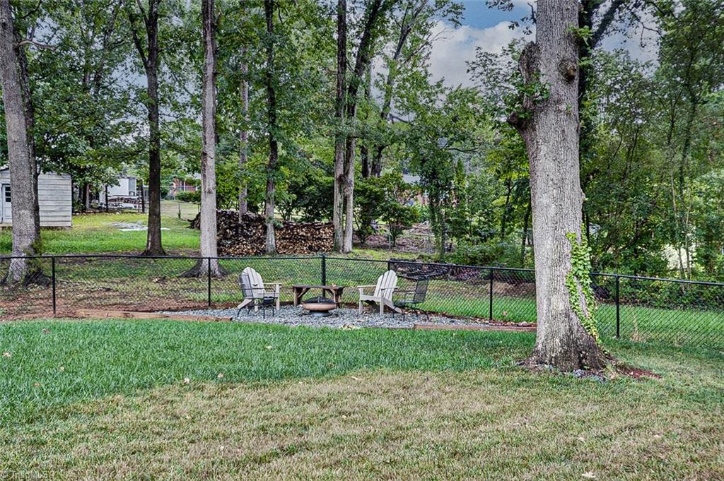592 Morton Avenue Property Photo 37
