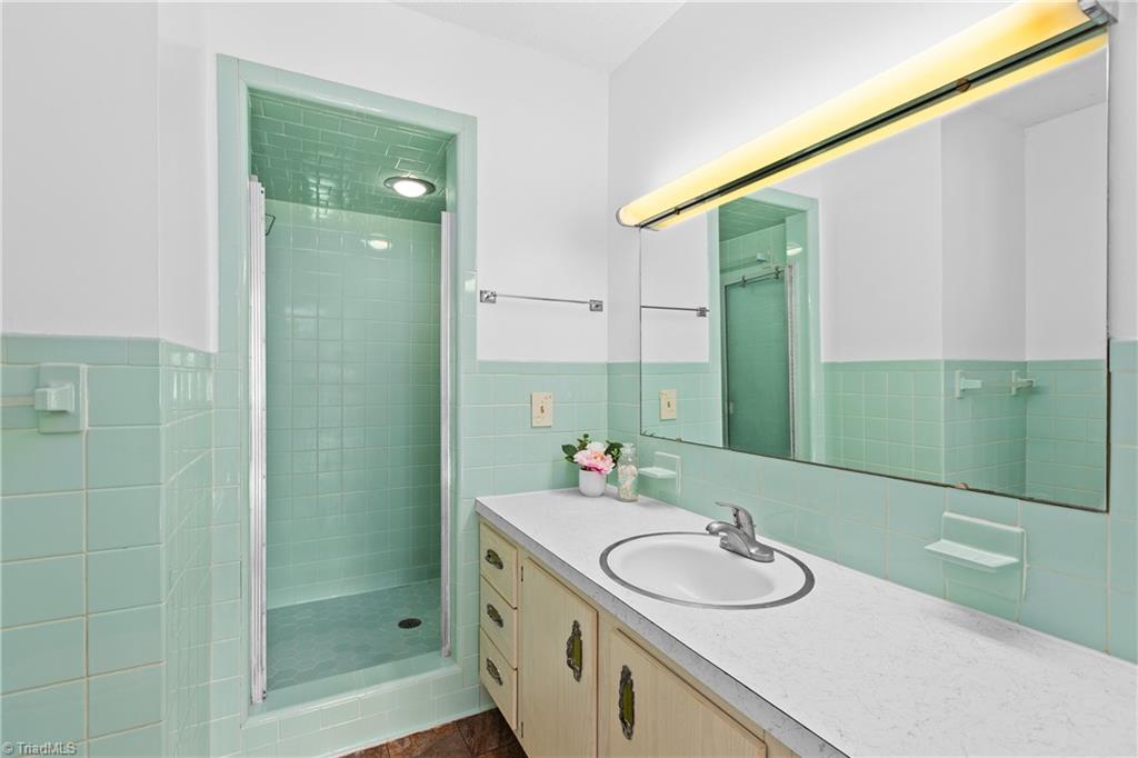 141 Pinelawn Drive Property Photo 15