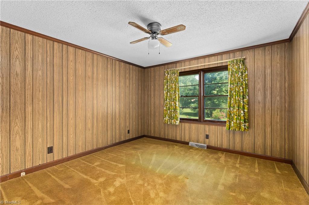 141 Pinelawn Drive Property Photo 16