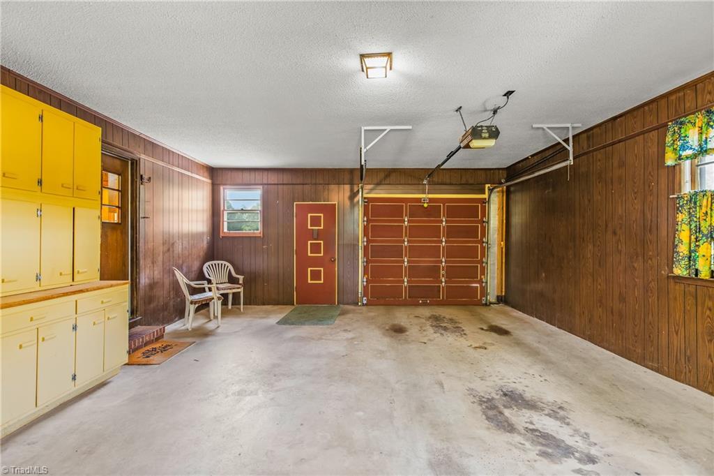 141 Pinelawn Drive Property Photo 23