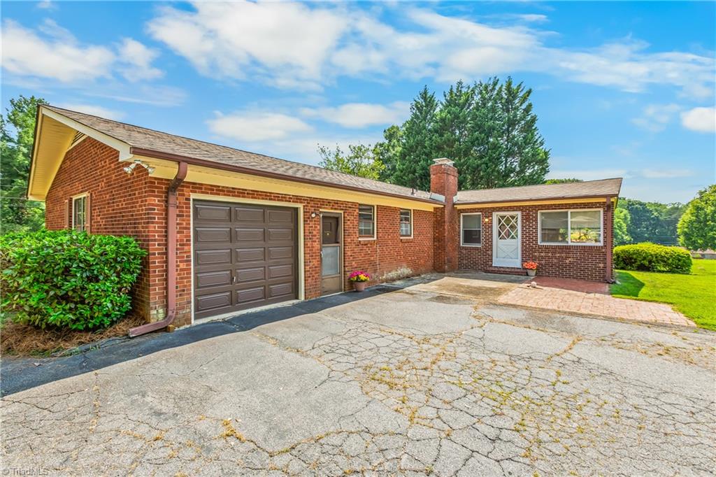 141 Pinelawn Drive Property Photo 26