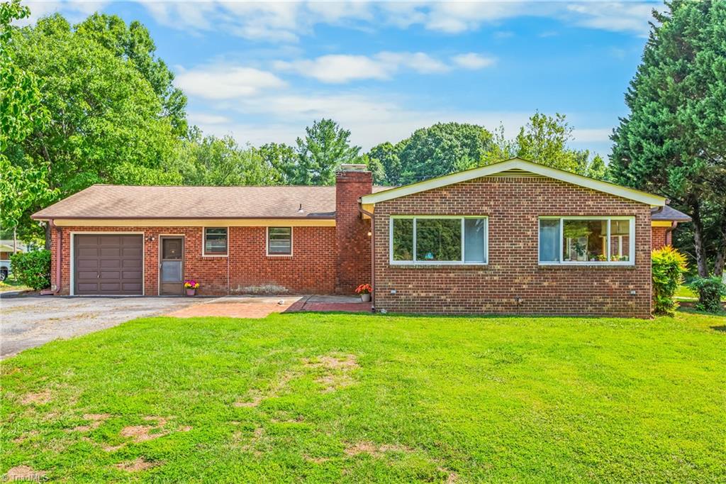 141 Pinelawn Drive Property Photo 27