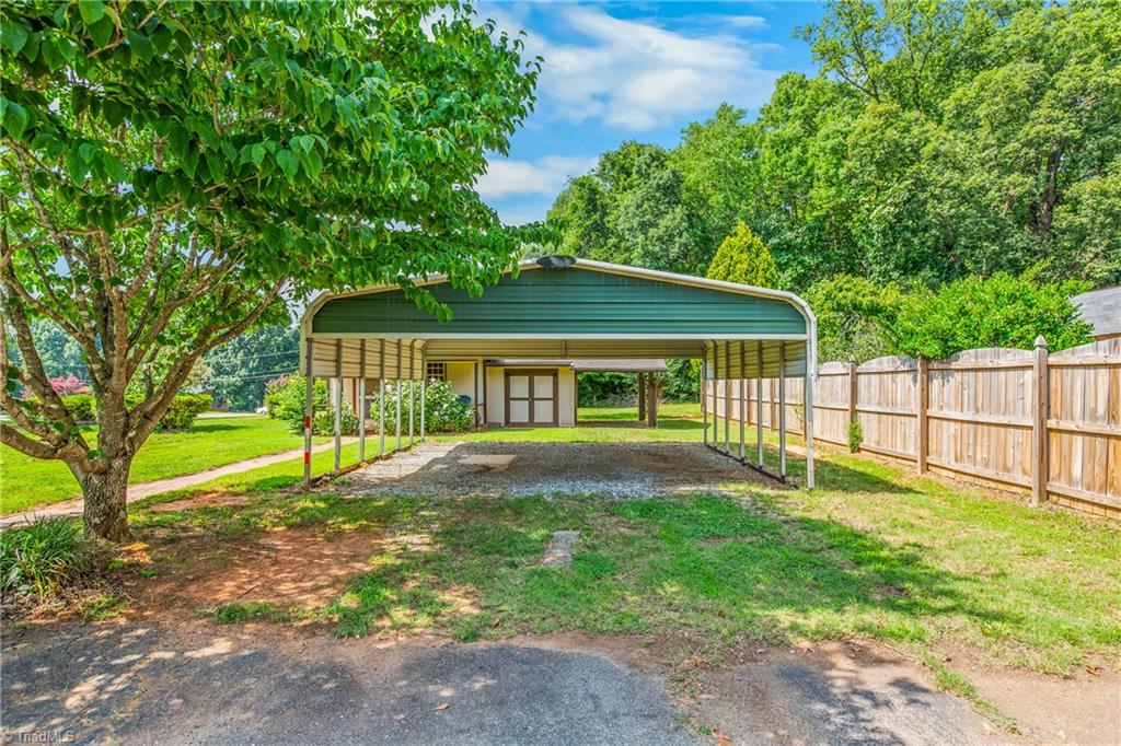 141 Pinelawn Drive Property Photo 29