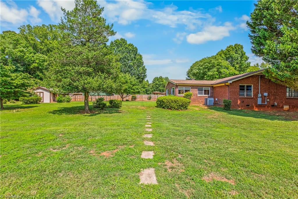 141 Pinelawn Drive Property Photo 31