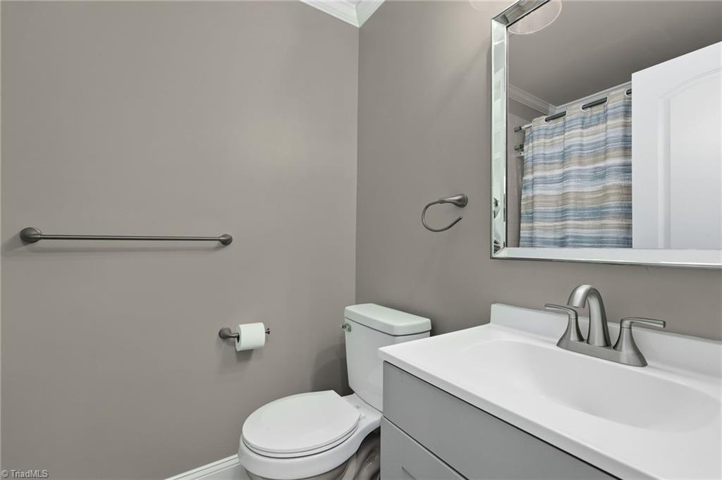 2202 Textile Drive Property Photo 9