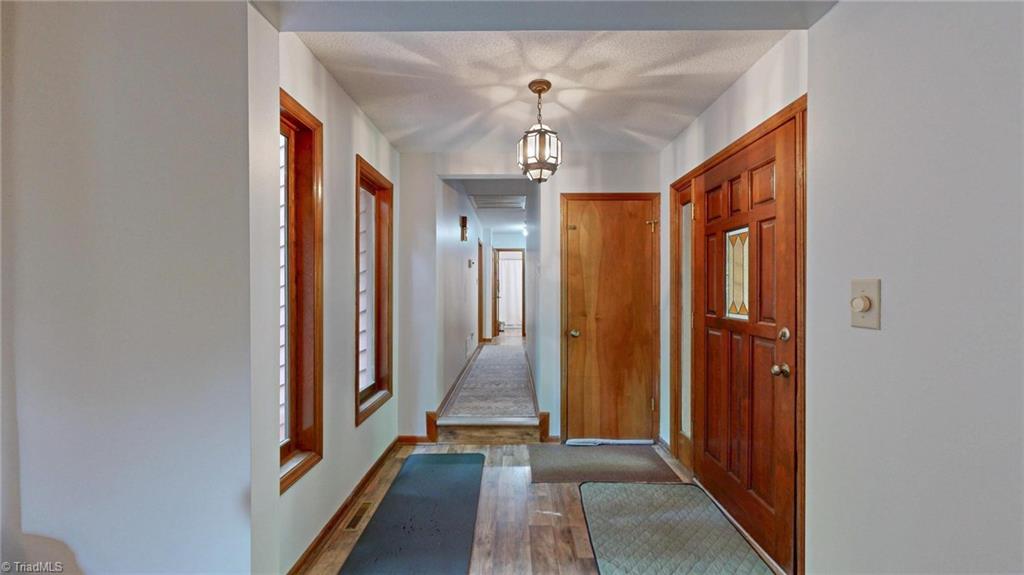689 Barker Road Property Photo 12