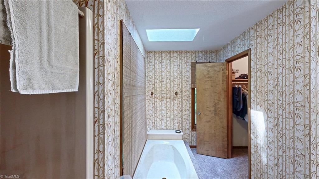 689 Barker Road Property Photo 18