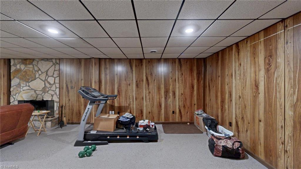 689 Barker Road Property Photo 26