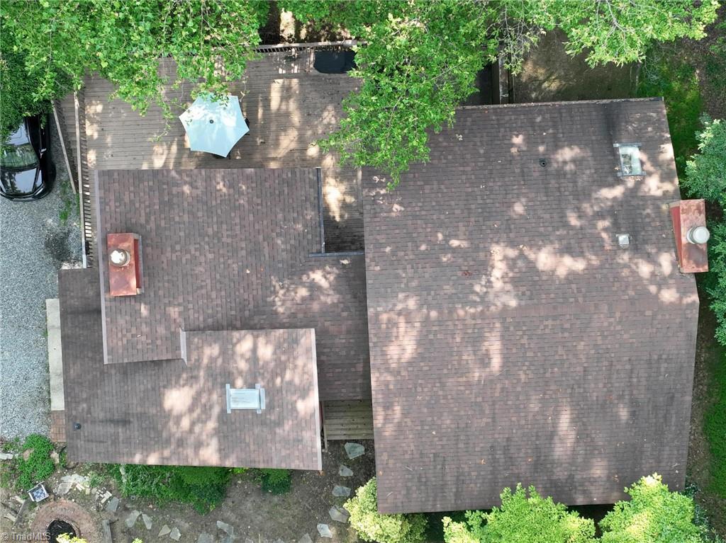 689 Barker Road Property Photo 39