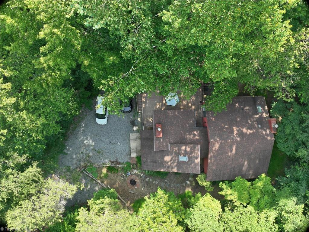 689 Barker Road Property Photo 40