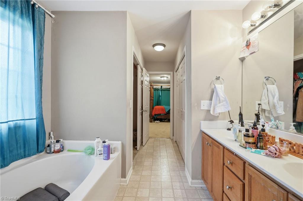 6951 Rangecrest Road Property Photo 8