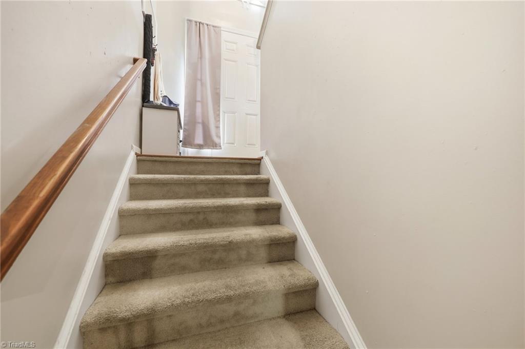 6951 Rangecrest Road Property Photo 9