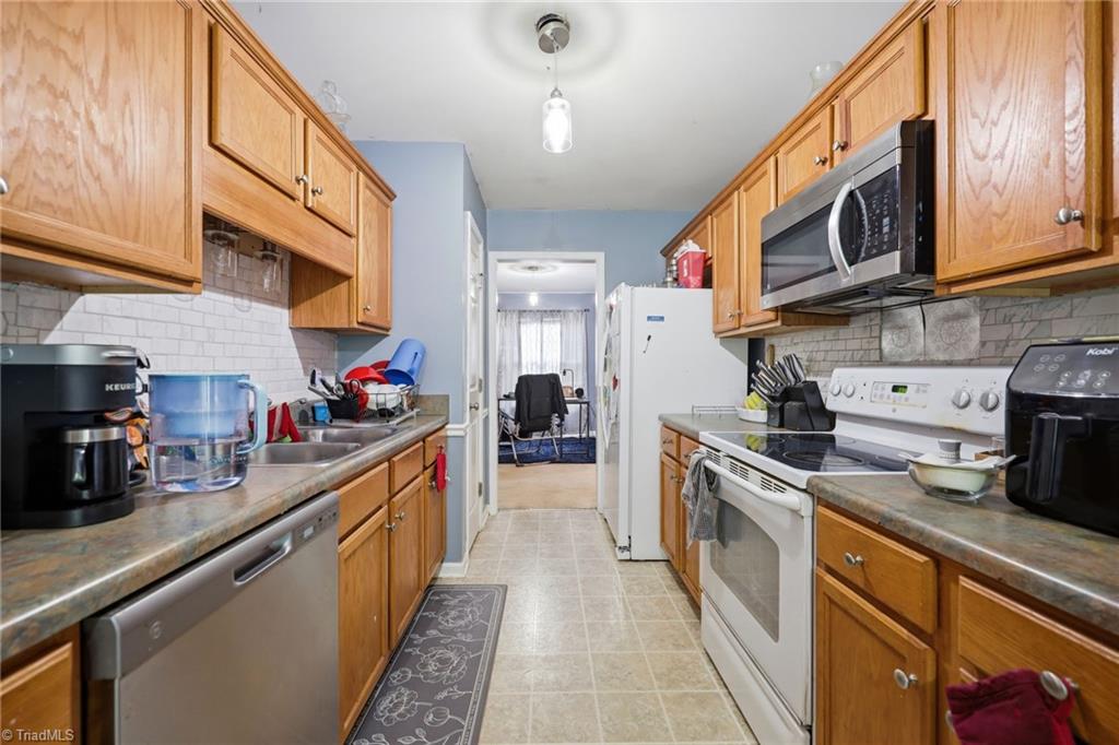 6951 Rangecrest Road Property Photo 13